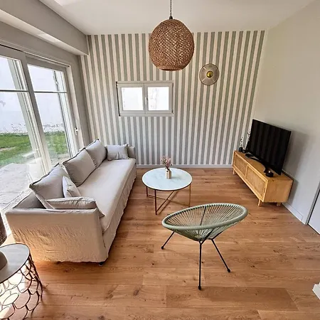 Holiday home Les Oiselieres, Plages A Pieds Carnac